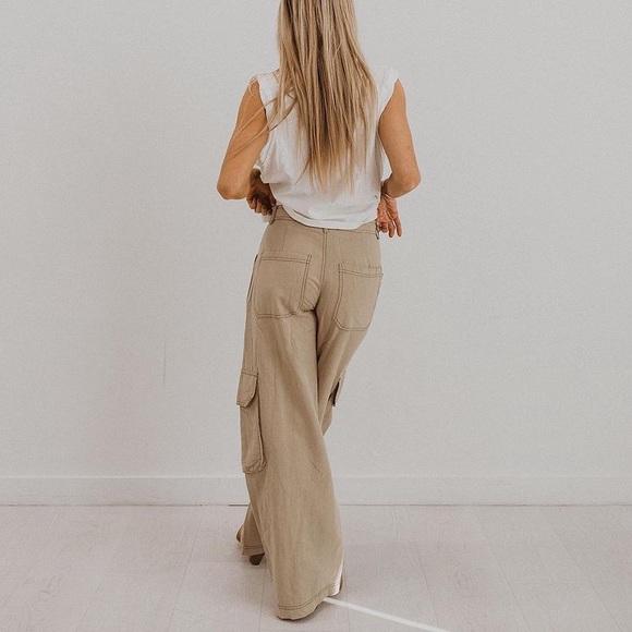 Cargo pocket trousers - Khaki color - Picture 2 of 4